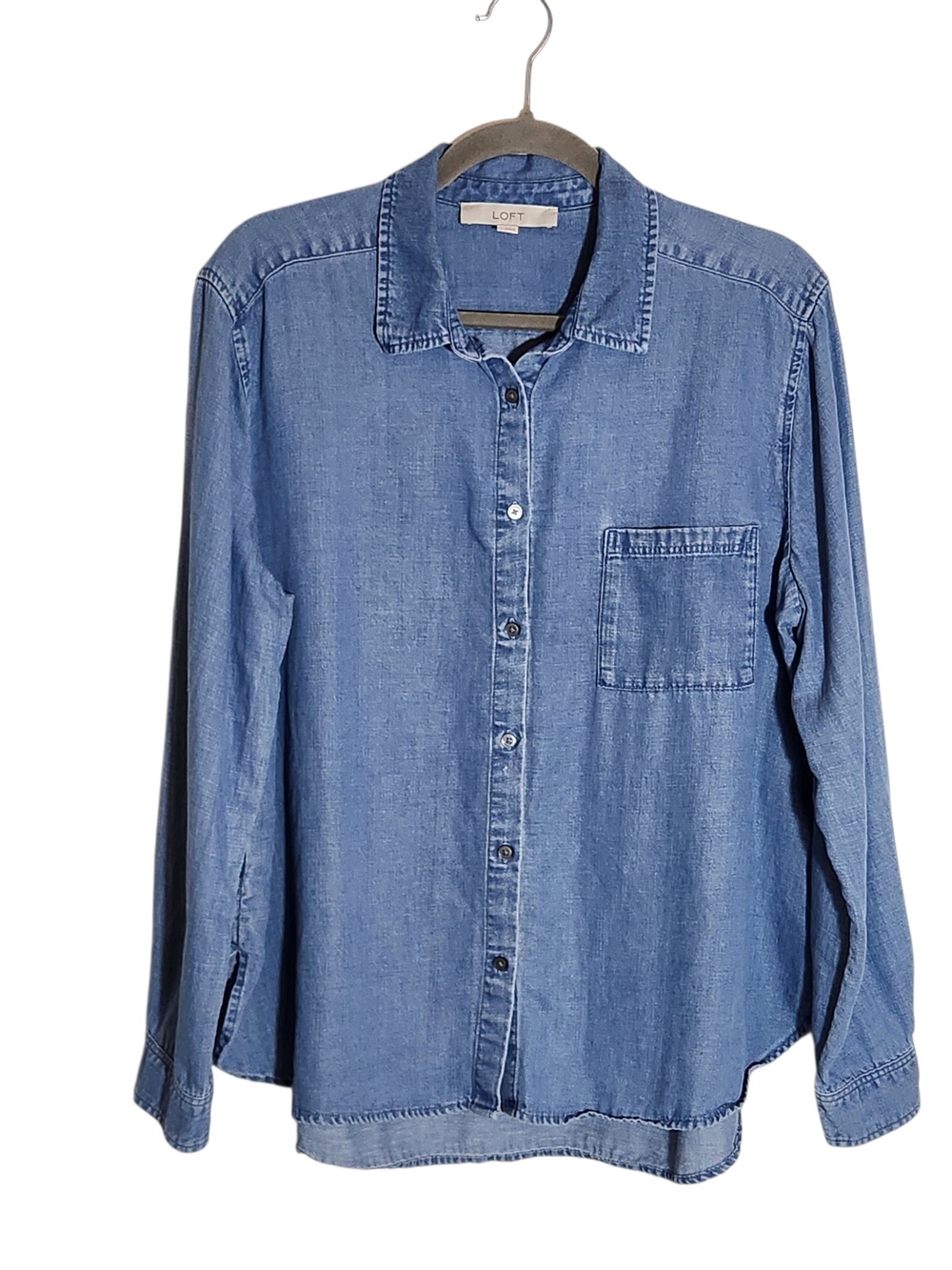 LOFT Blue Chambray Button Down Shirt Size Large Flaw